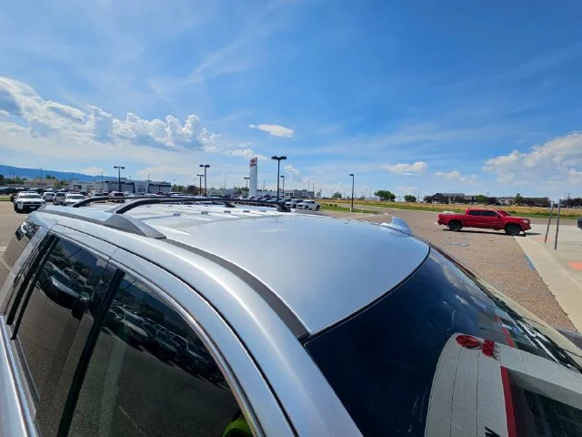 Used 2018 Silver Ice Metallic Chevrolet Premier image 35