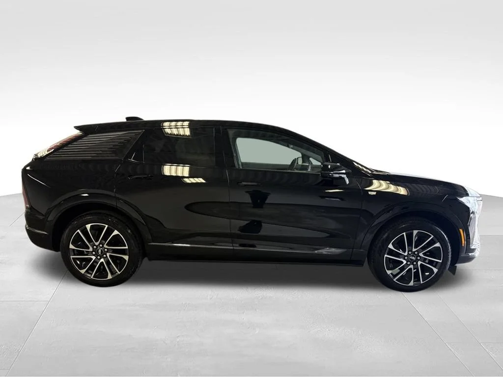 2025 Cadillac OPTIQ Sport 1 - Photo 22