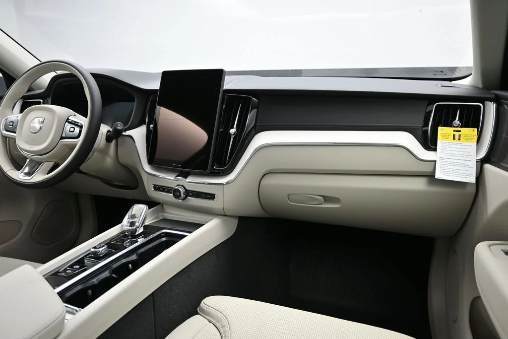 Used 2026 Crystal White Volvo Ultra image 23