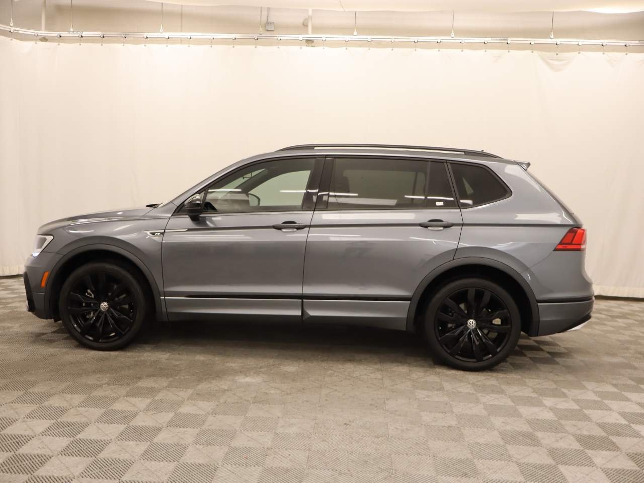 Used 2021 Platinum Gray Metallic Volkswagen SE R-Line Black image 2