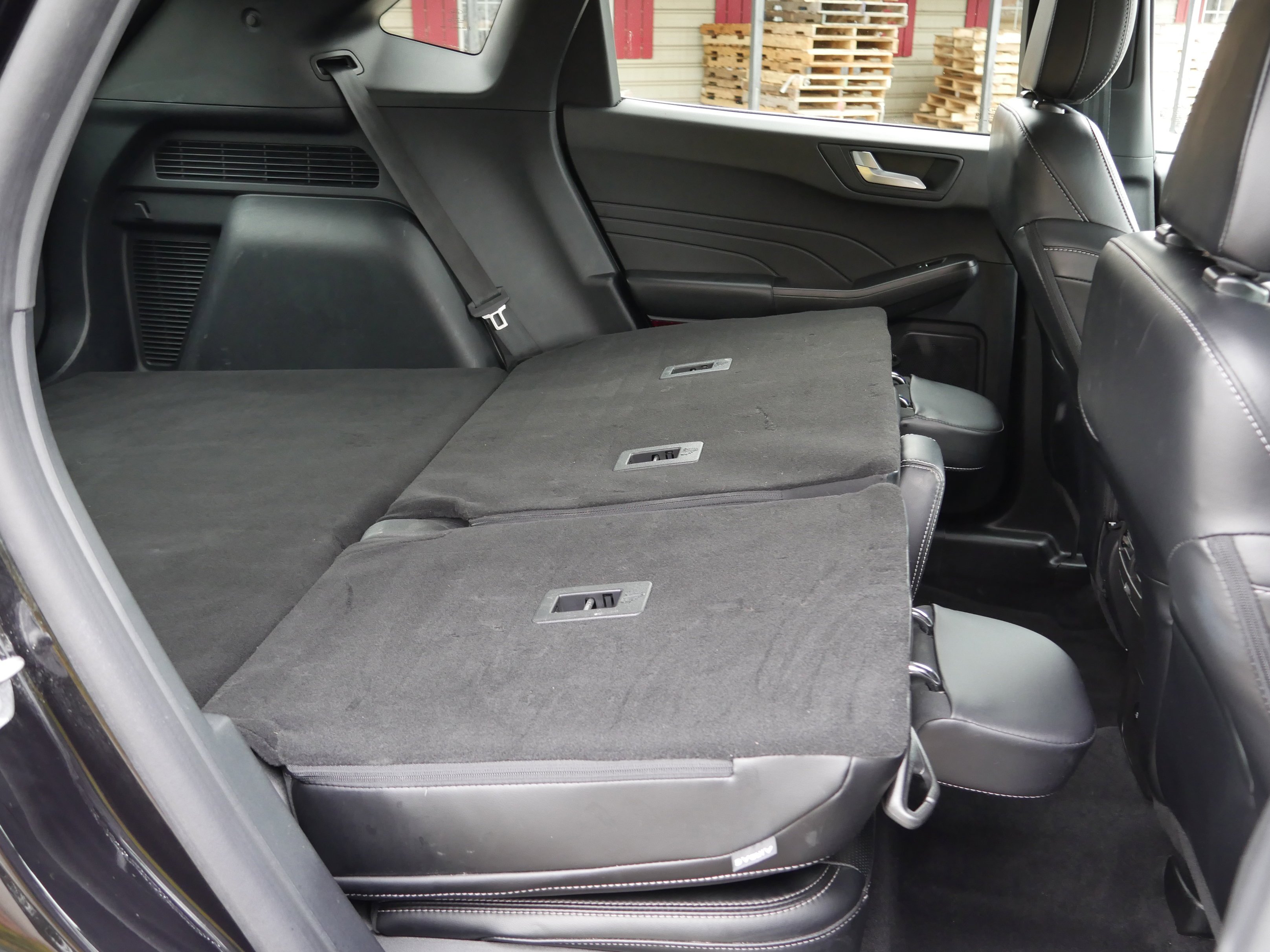 2025 Ford Escape Platinum - Photo 32