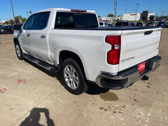 Used 2024 Iridescent Pearl Tricoat Chevrolet LTZ image 9