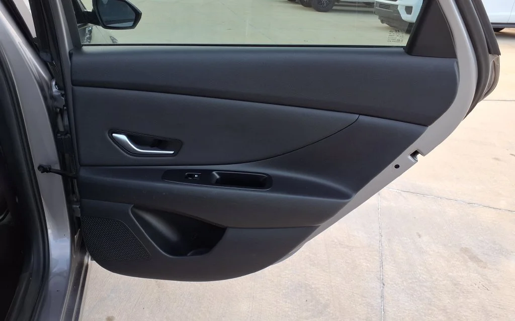 Used 2023 Silver Hyundai SEL image 12