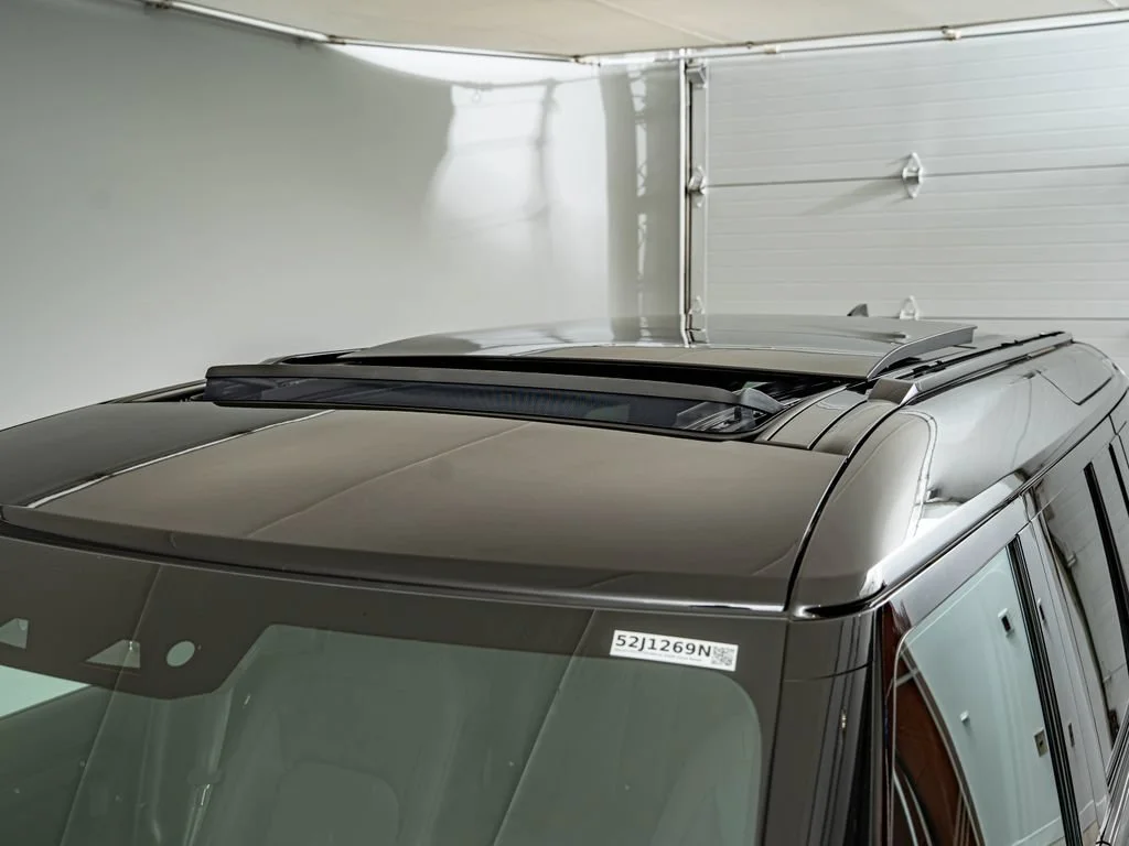 New 2026 Santorini Black Land Rover X-Dynamic SE image 17