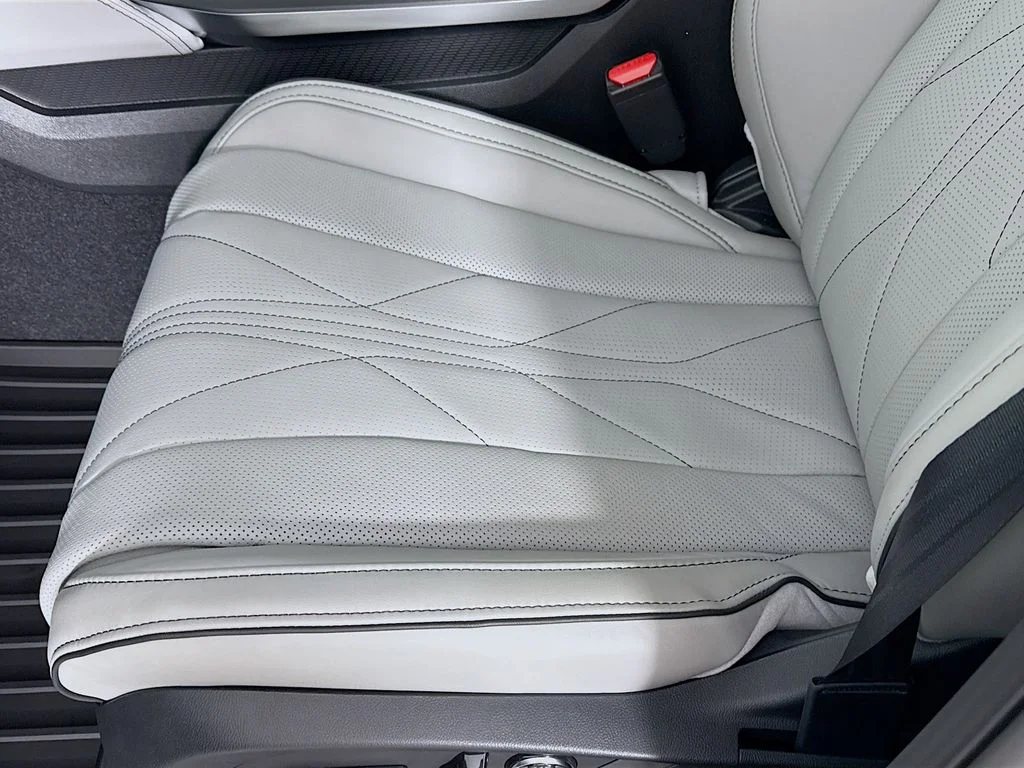 New 2026 Solar Silver Metallic Acura Advance Package image 21