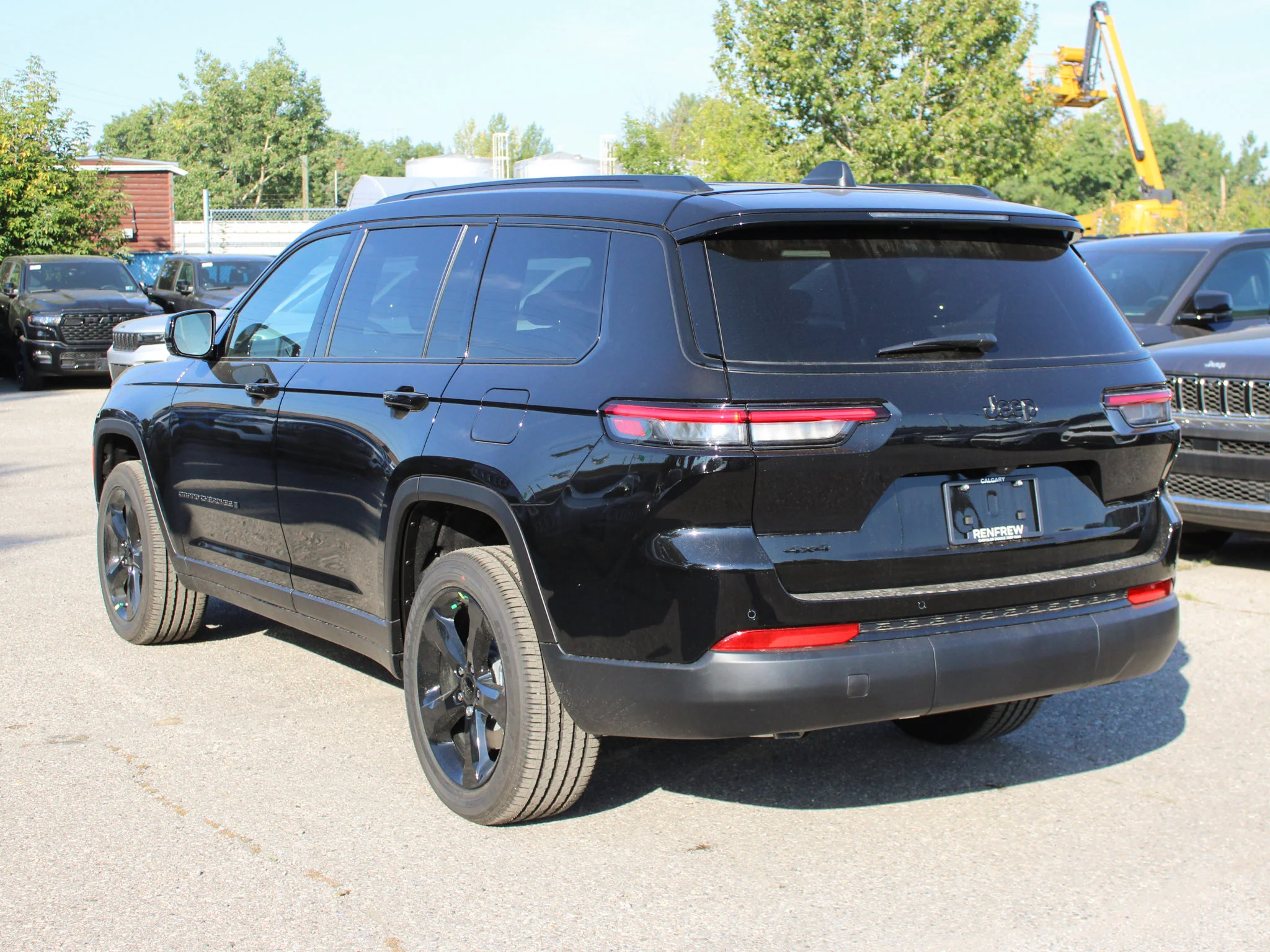 New 2025 Black Jeep Altitude* 4x4, Sunroof, Trailer Tow Package, Heated Leather image 2