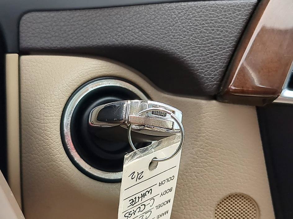 Used 2014 Diamond White Metallic Mercedes-Benz C 250 image 26