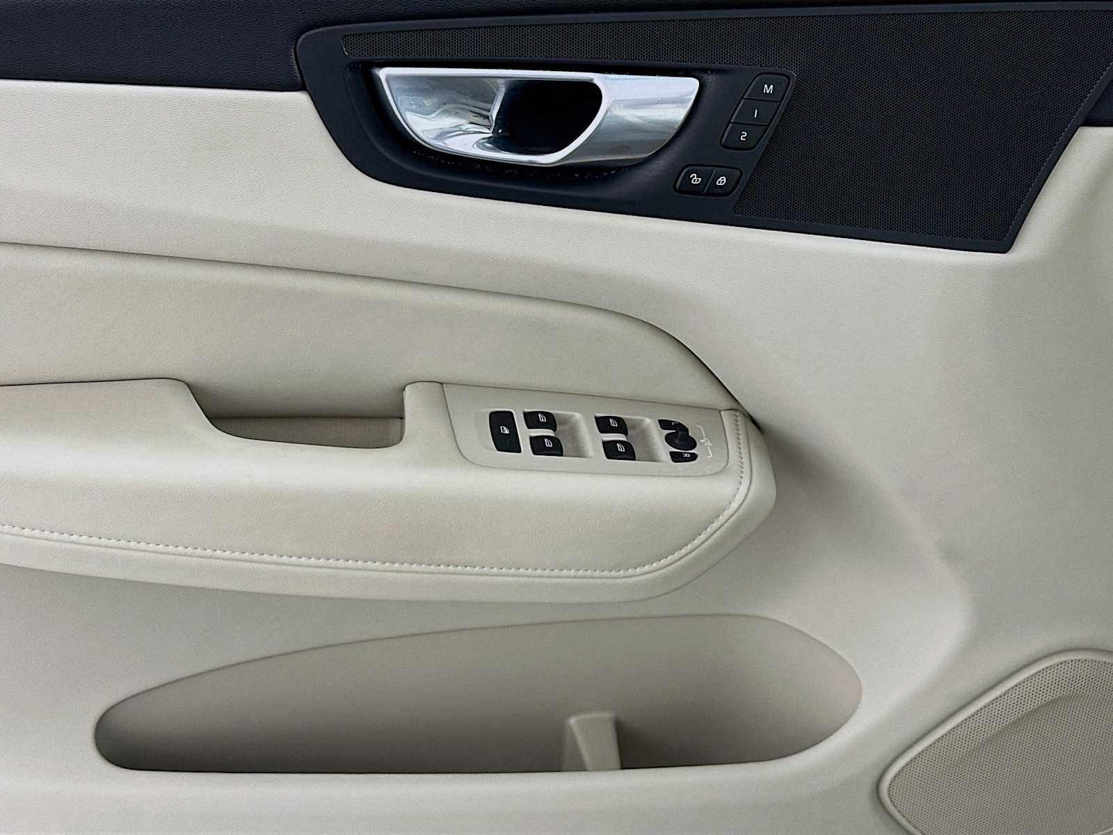Certified Used 2024 Vapour Grey Volvo Core image 17