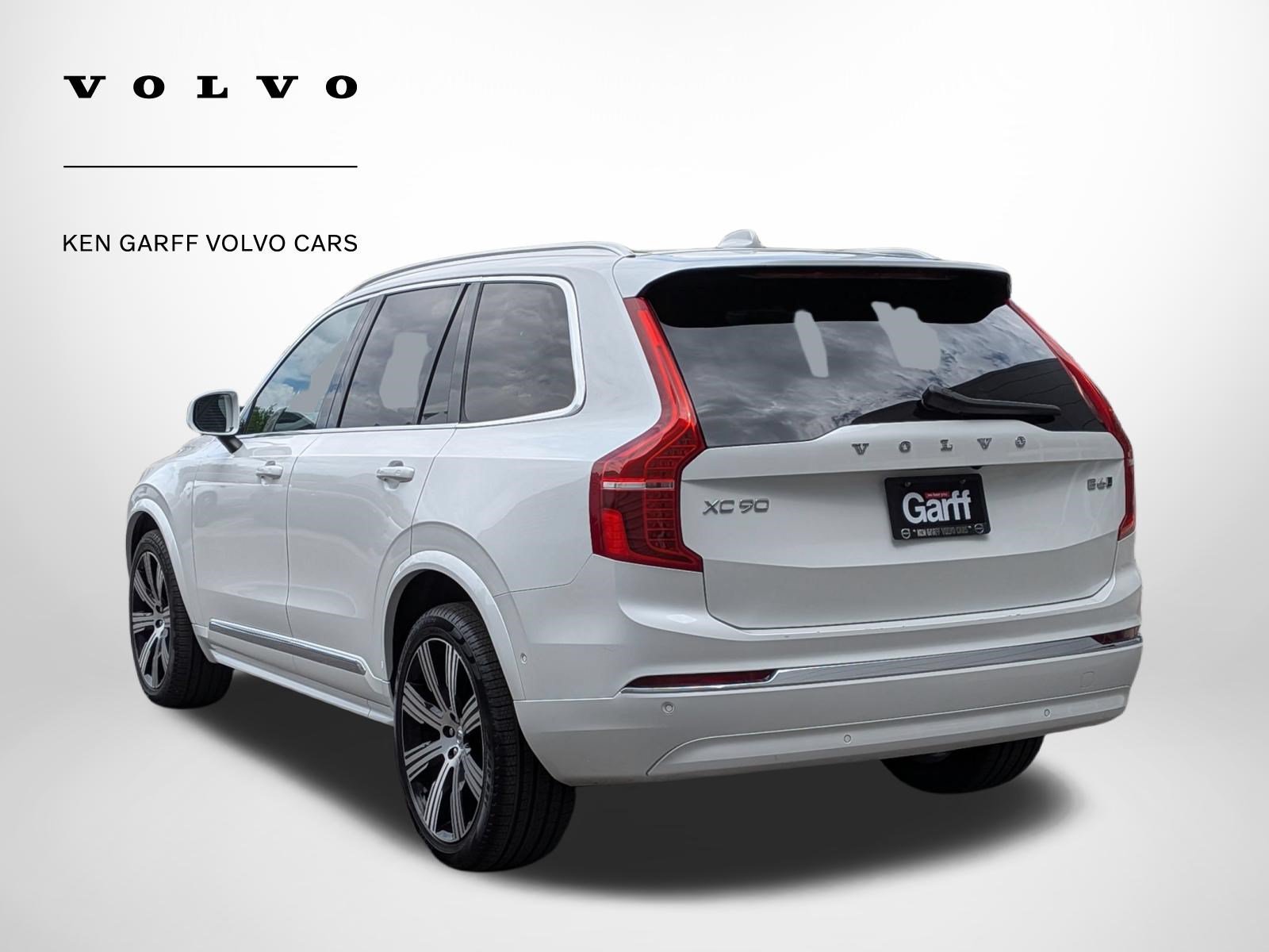 Certified Used 2023 Crystal White Volvo Ultimate image 6