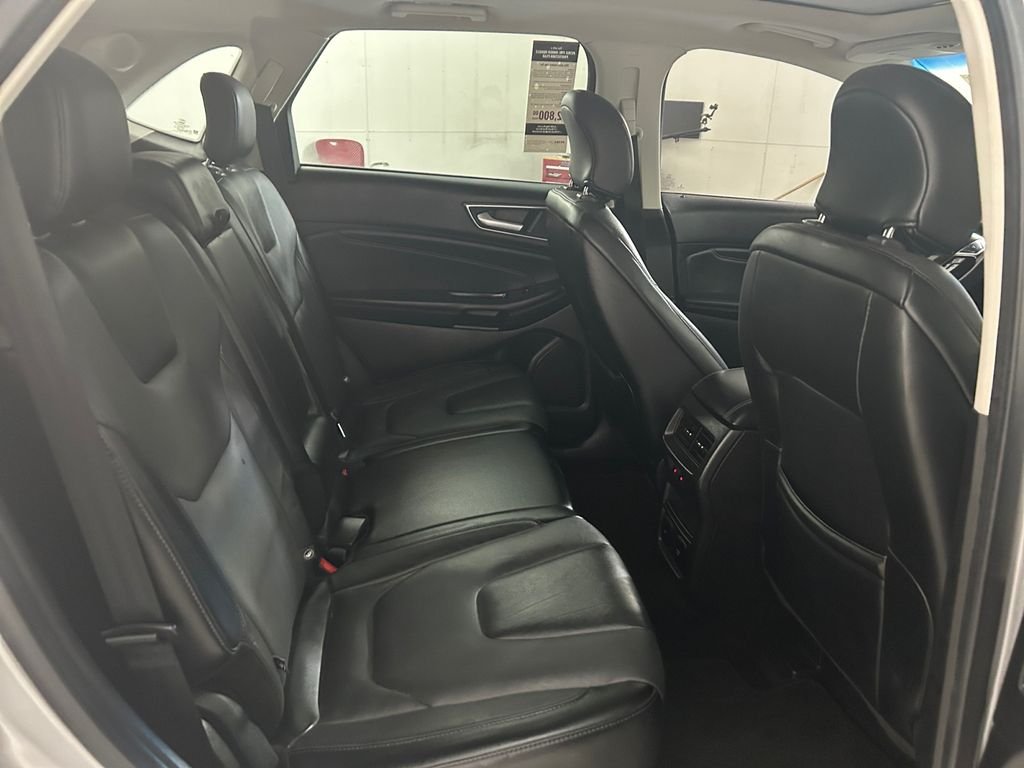 Used 2018 Silver Ford Titanium image 17