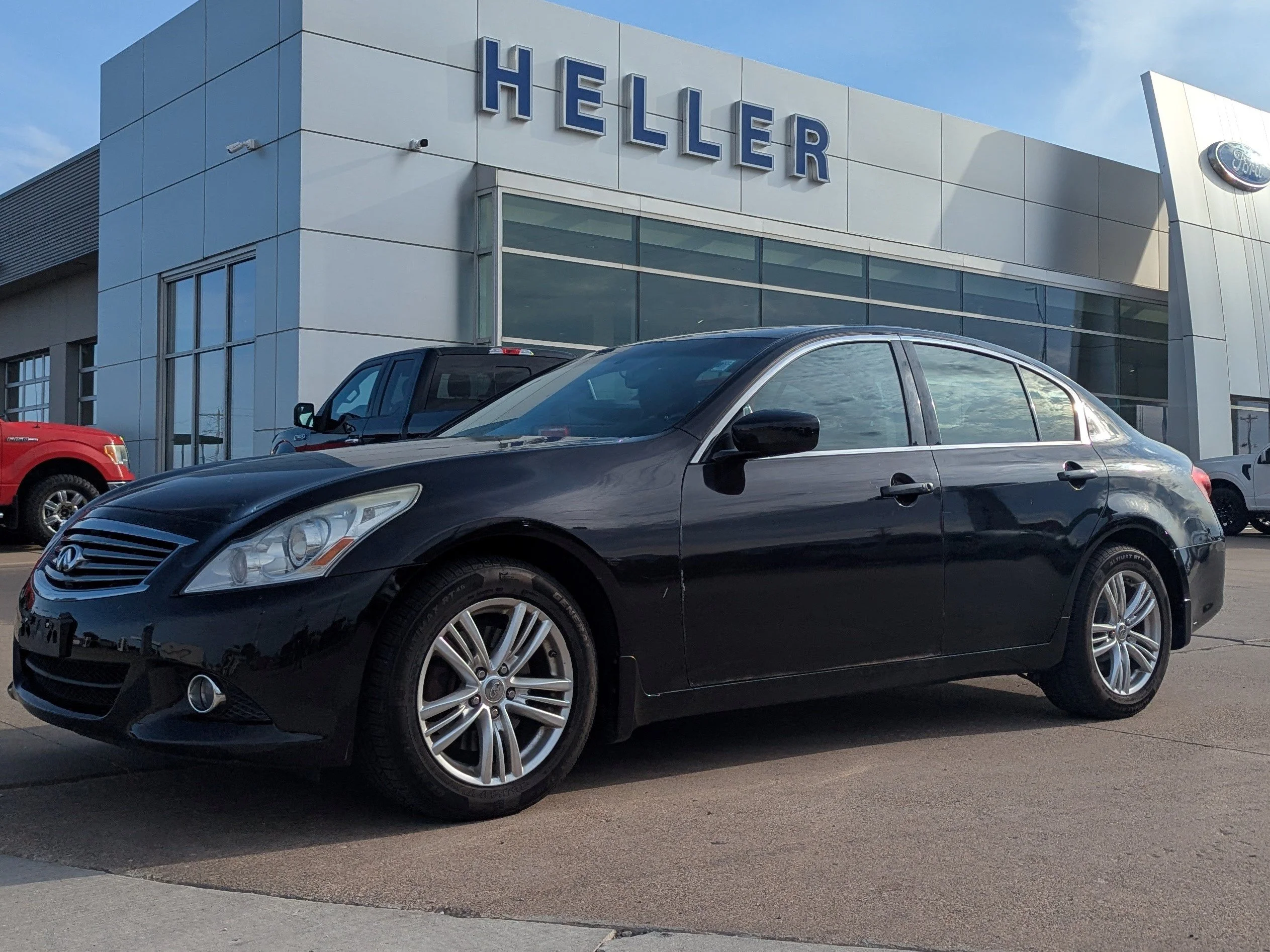 Used 2013 Malbec Black INFINITI X image 4