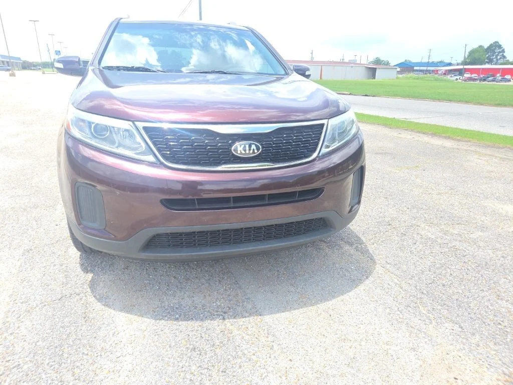 Used 2015 Red Kia LX image 2
