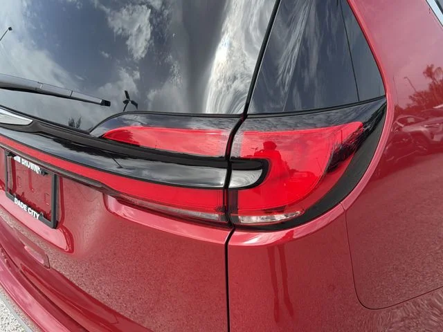 Used 2026 Red Chrysler Pinnacle image 9