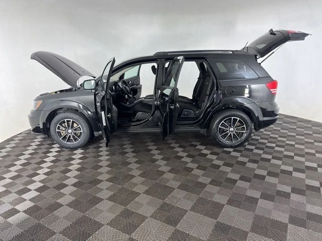 Used 2017 Black Dodge SE image 7