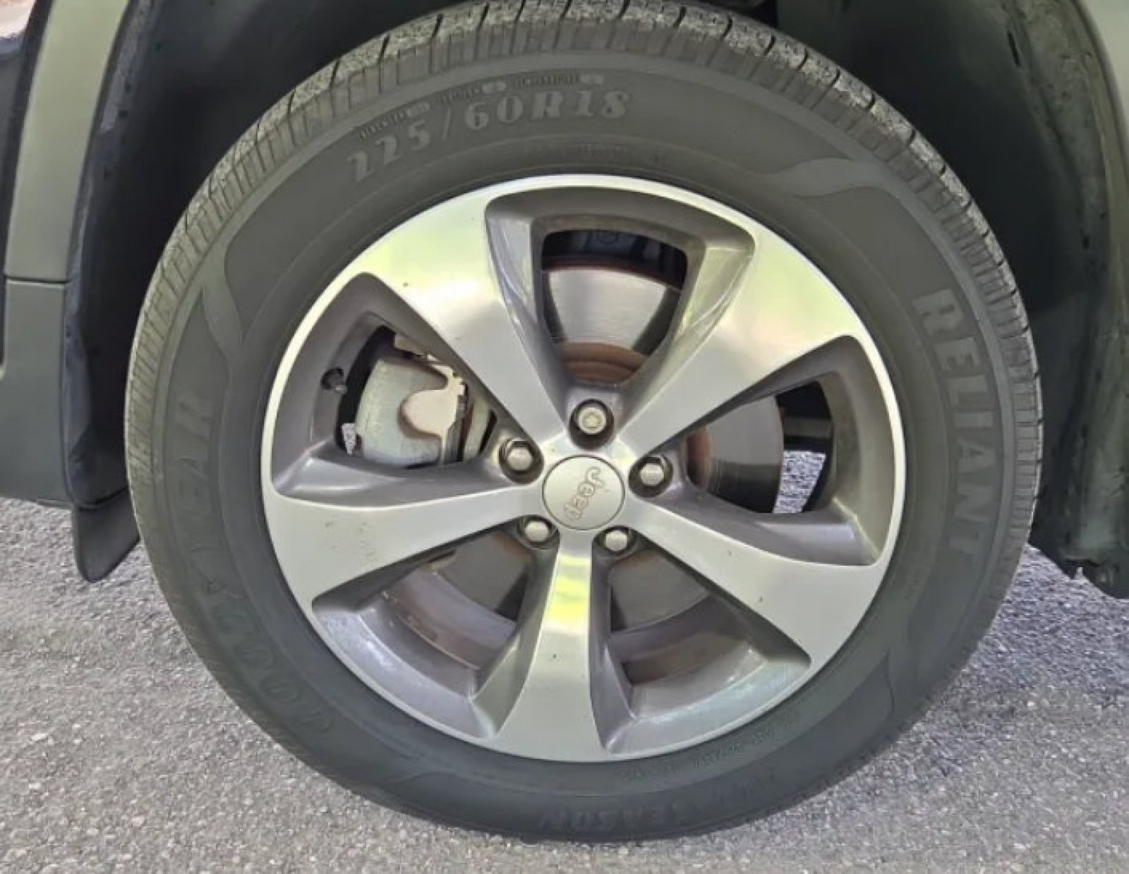 Used 2020 Diamond Black Crystal Pearlcoat Jeep Limited image 5