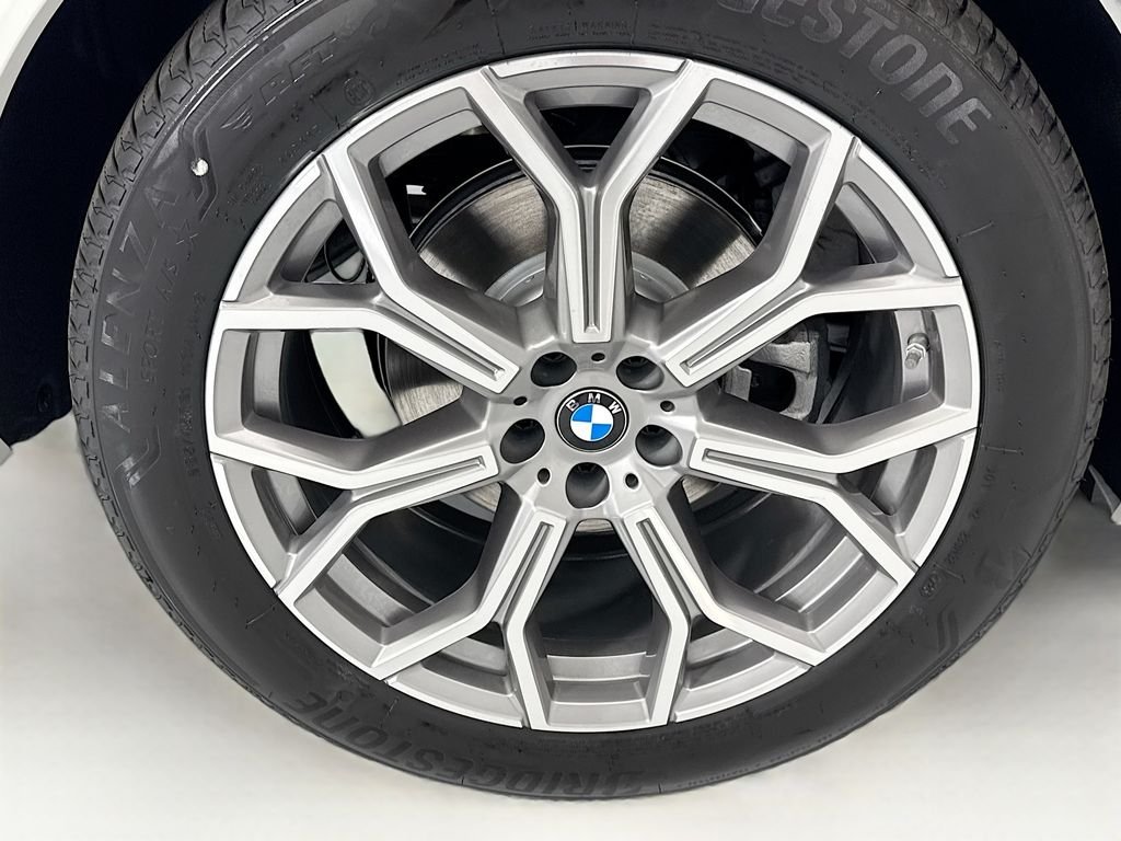New 2027 Alpine White BMW xDrive40i image 32