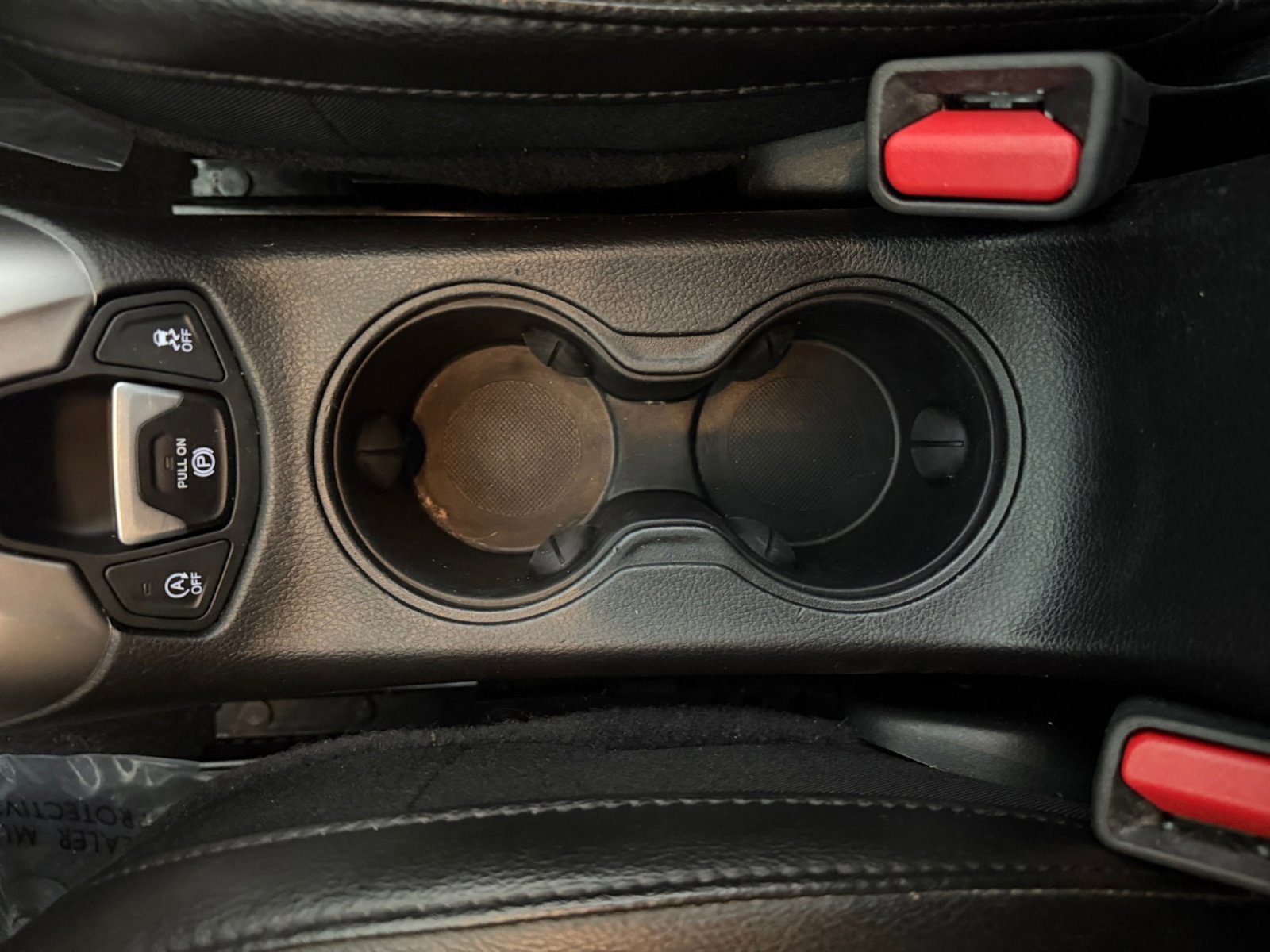 Used 2019 Diamond Black Crystal Pearlcoat Jeep Latitude image 25