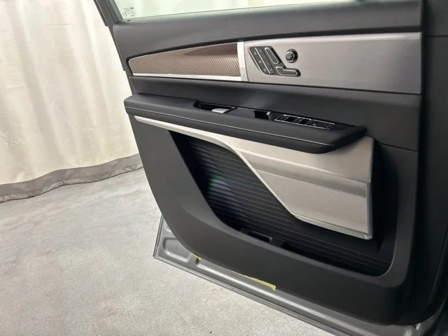 2027 Cadillac VISTIQ Luxury - Photo 20