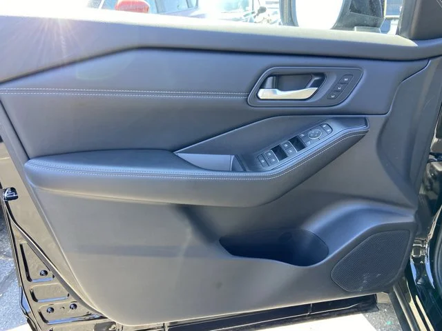 2025 Nissan Rogue SL - Photo 25