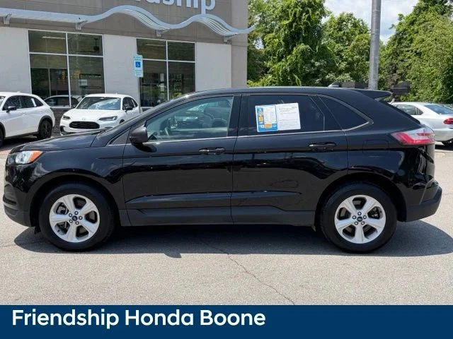 Used 2022 Black Ford SE image 10