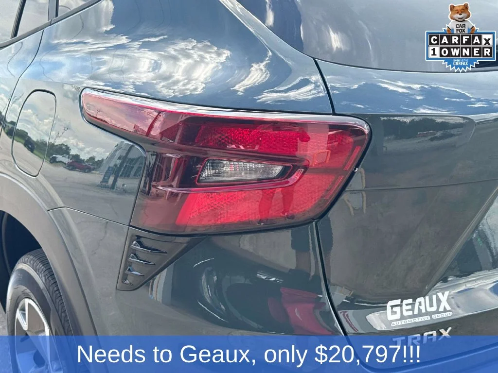Used 2025 Gray Chevrolet LT image 15