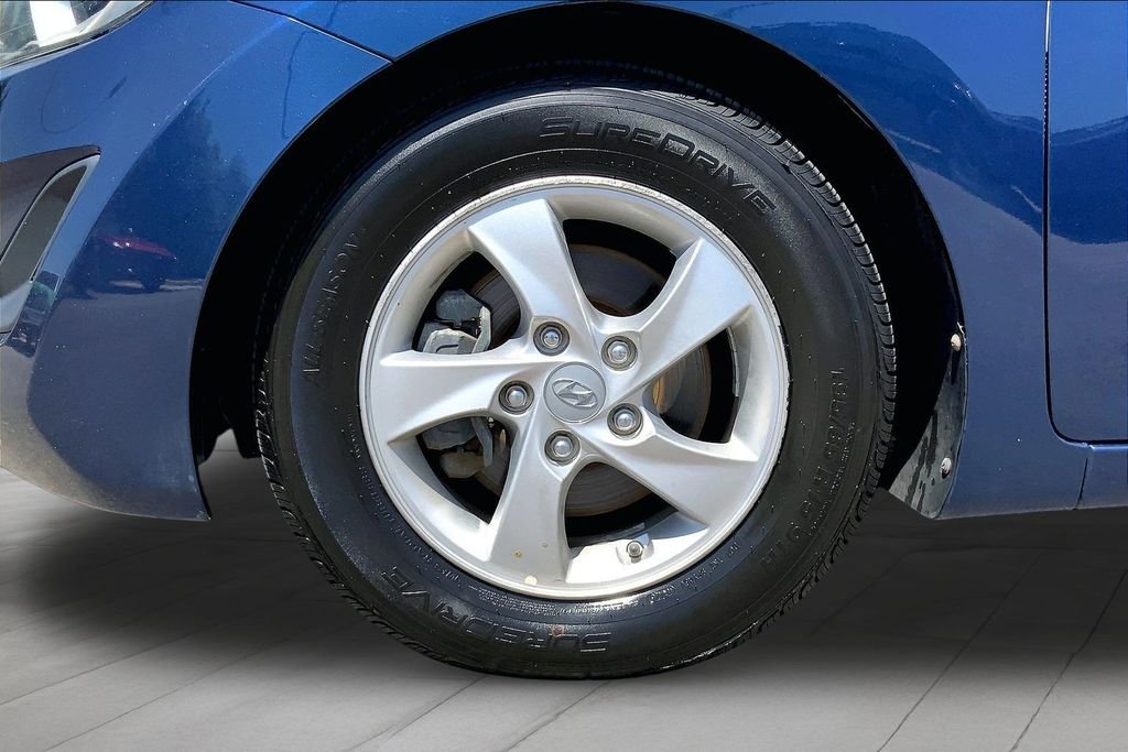 Used 2015 Blue Hyundai SE image 30
