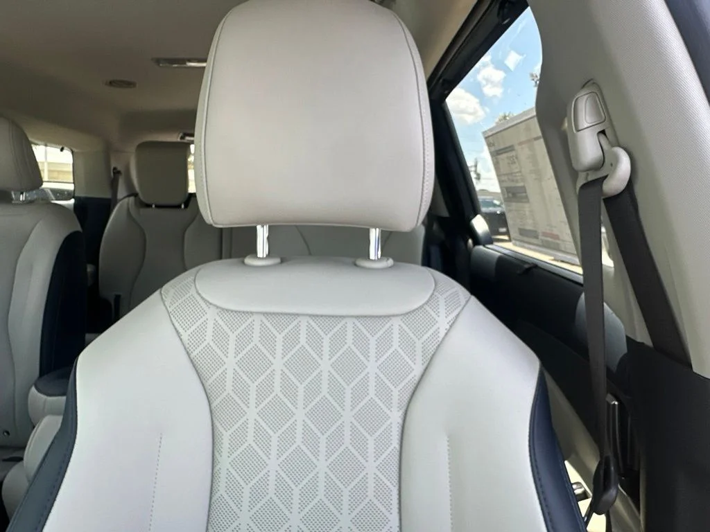 New 2026 White Kia EX image 11