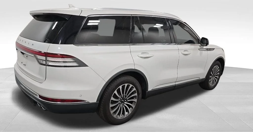 Used 2020 White Lincoln Reserve image 4
