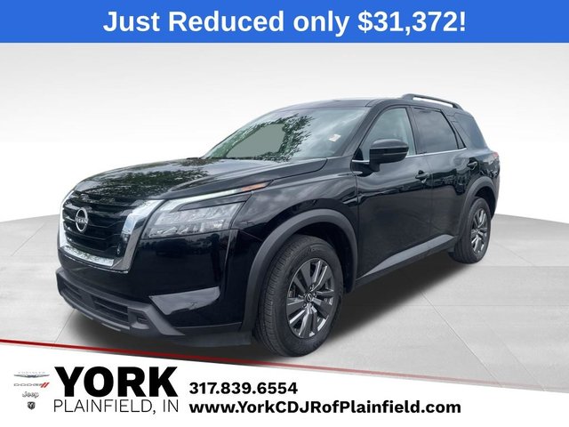 2025 Nissan Pathfinder SV