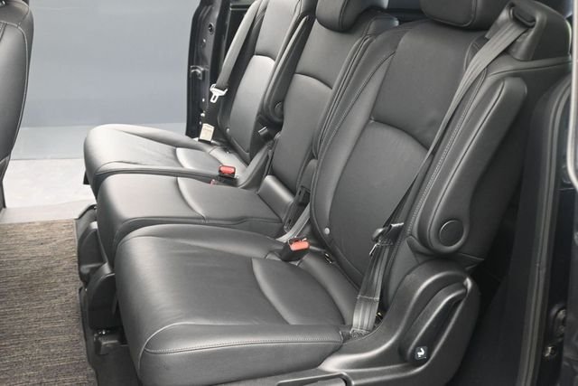 Used 2025 Modern Steel Metallic Honda EX-L image 18