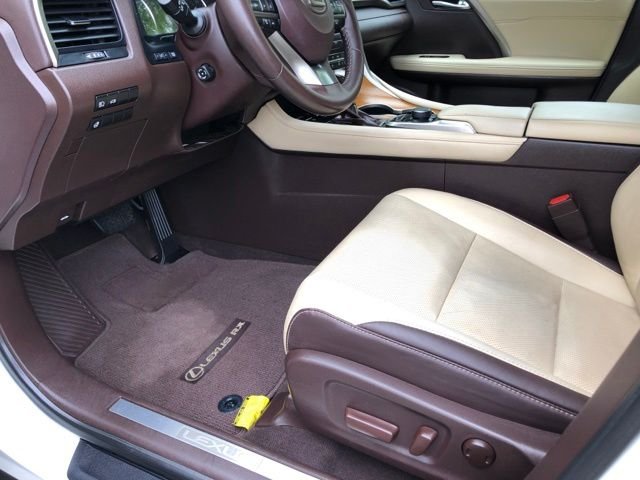 Used 2019 White Lexus 350 image 23