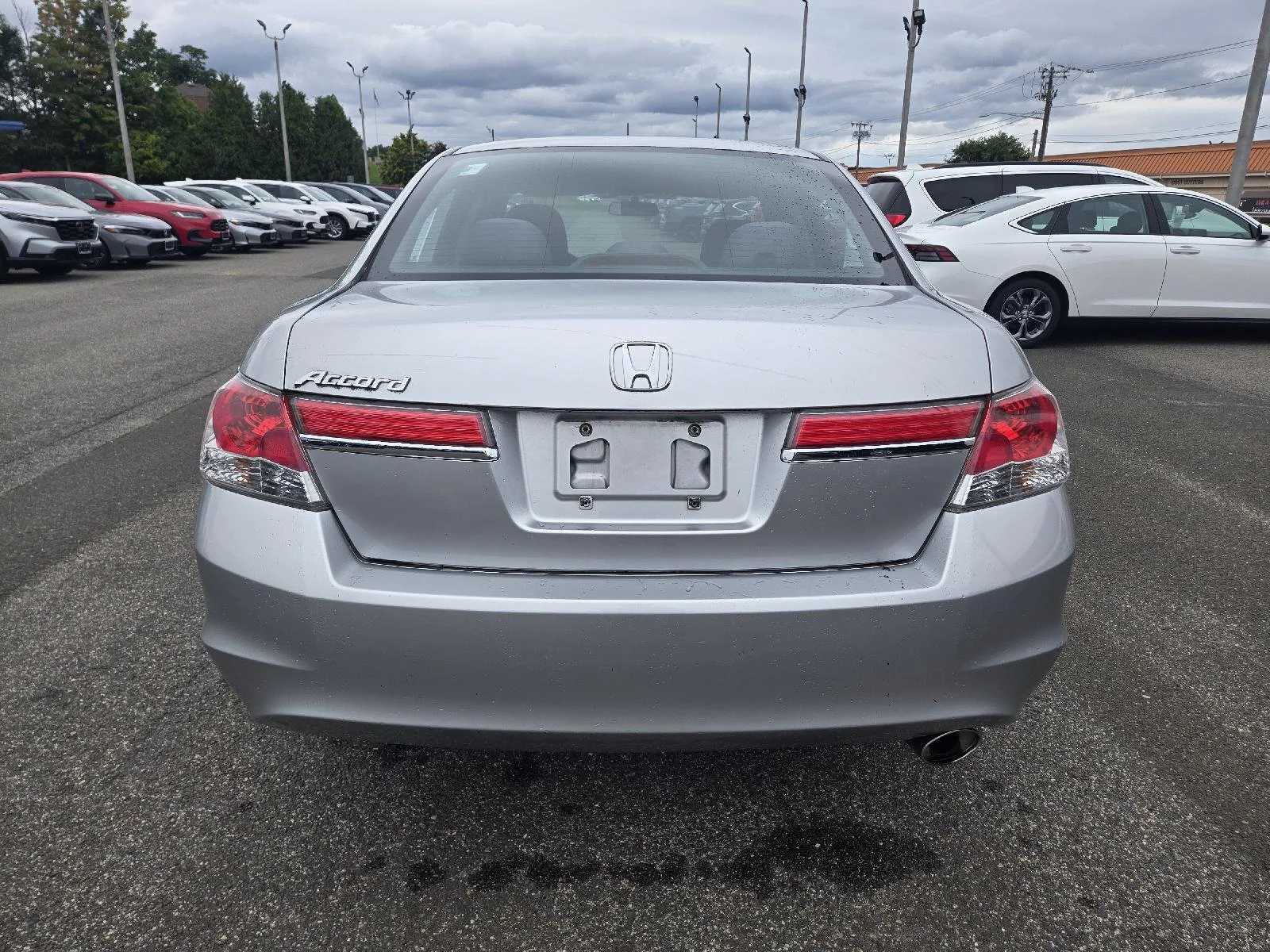 Used 2012 Alabaster Silver Metallic Honda LX image 3