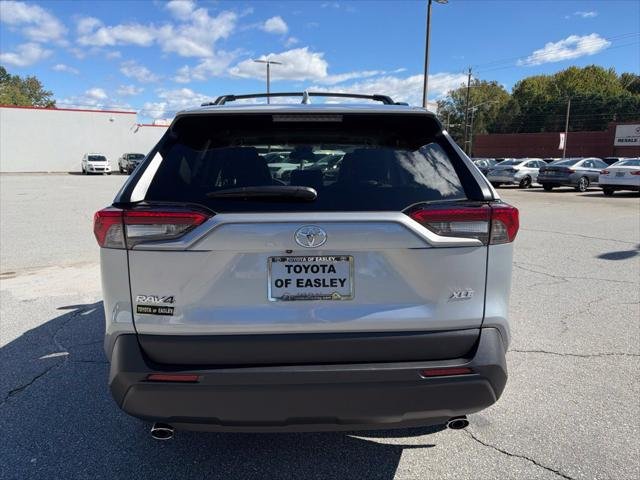 Certified Used 2025 SILVER SKY METALLIC Toyota  image 4