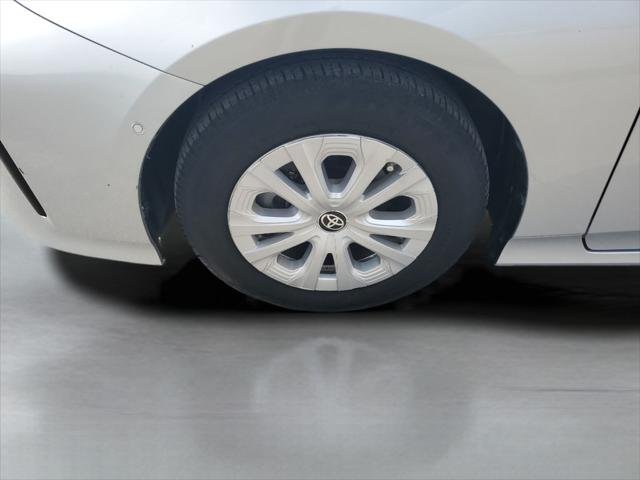 Certified Used 2021 CLASSIC SILVER MET Toyota  image 23