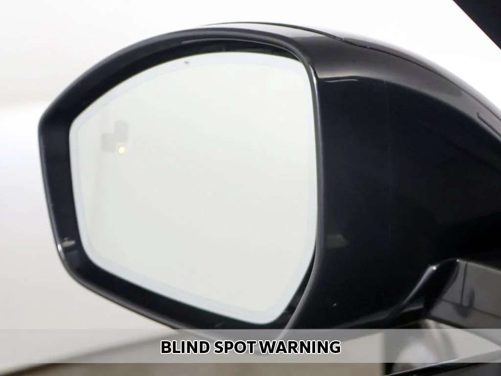 Used 2022 Black Jaguar SVR image 8
