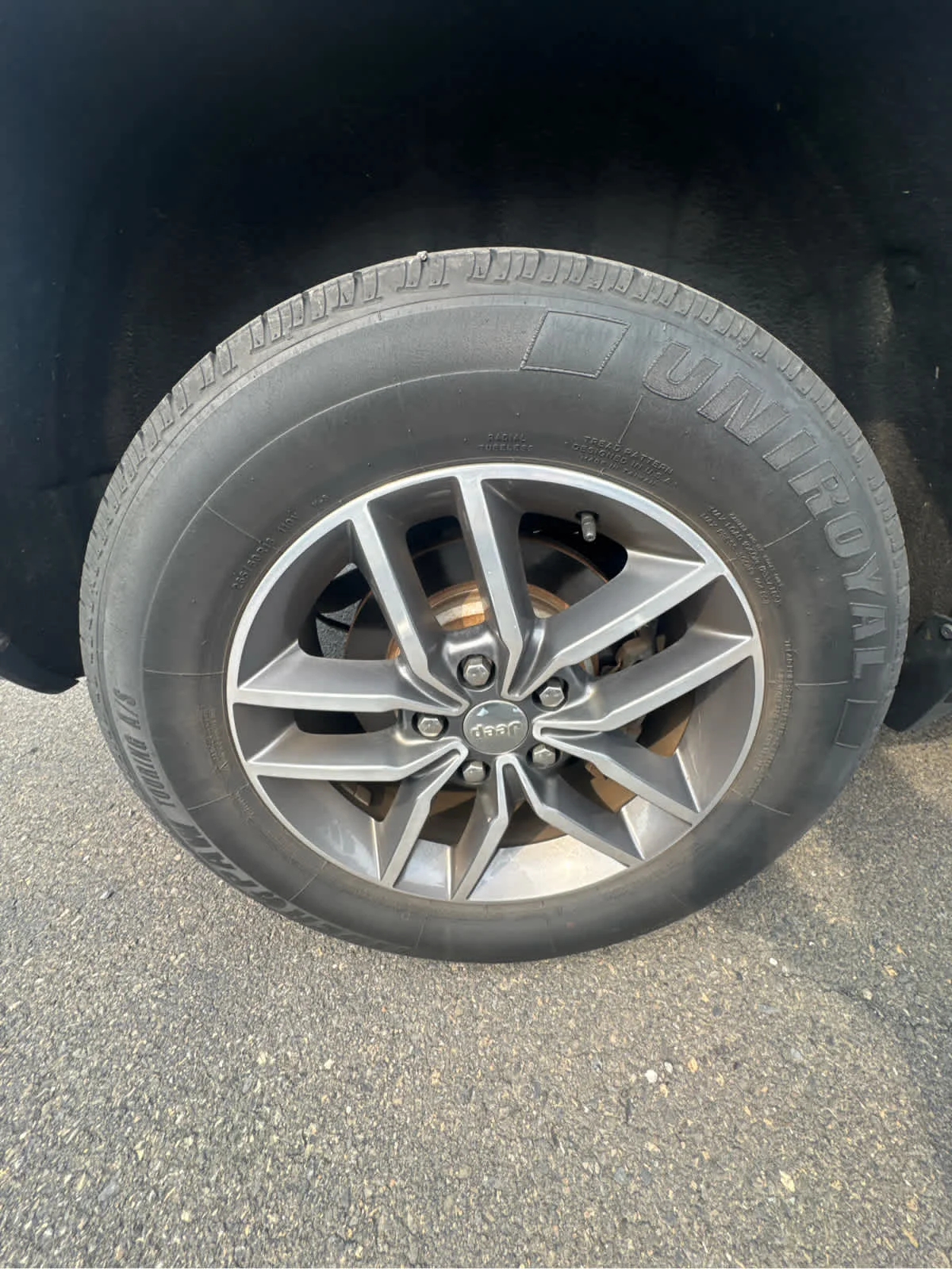 Used 2017 Diamond Black Crystal Pearlcoat Jeep Limited image 27