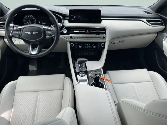 Used 2025 White Genesis 2.5T image 9