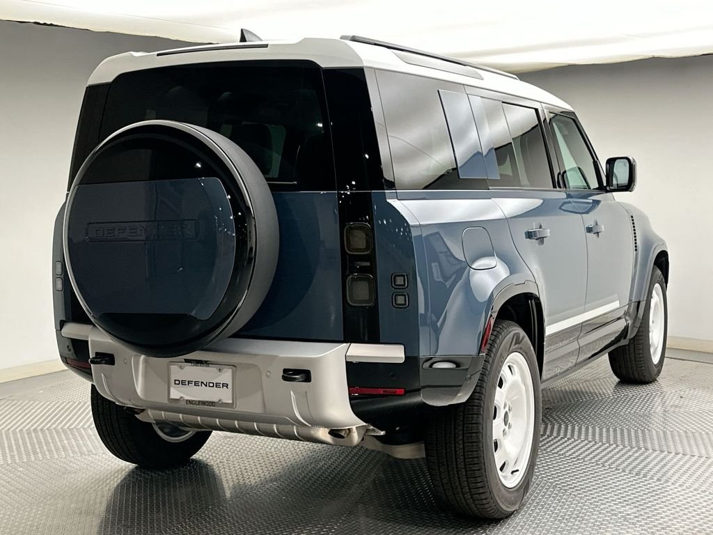 New 2026 Tasman Blue Metallic Land Rover X-Dynamic SE image 3