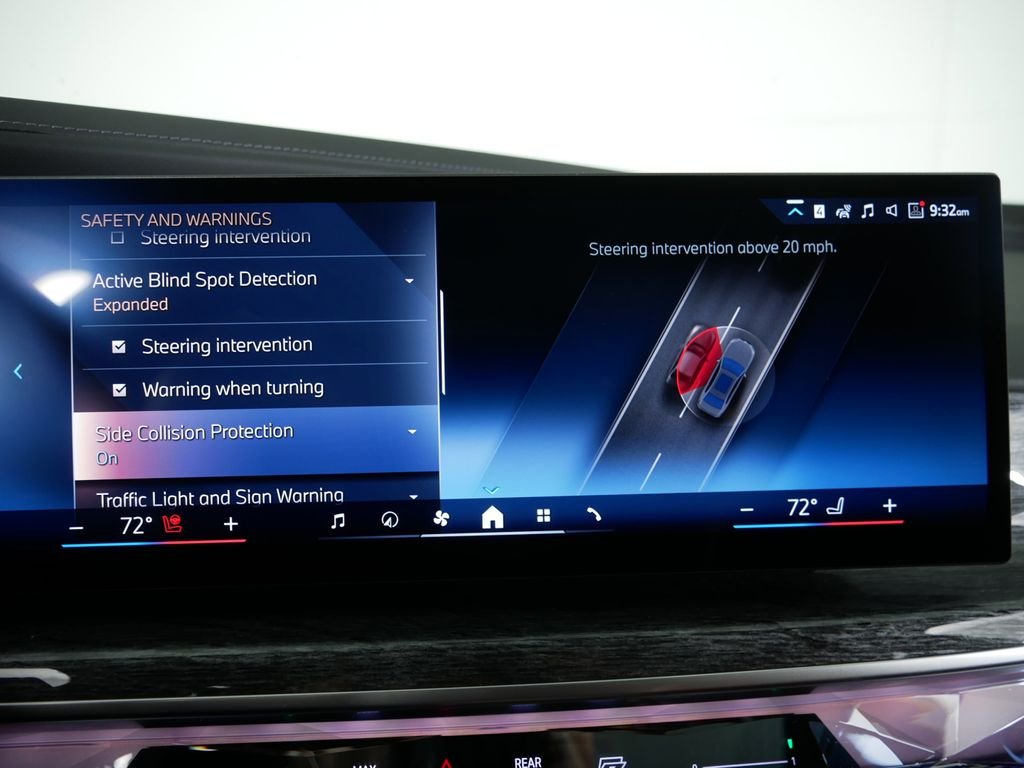 2025 BMW 7 Series 750e - Photo 44