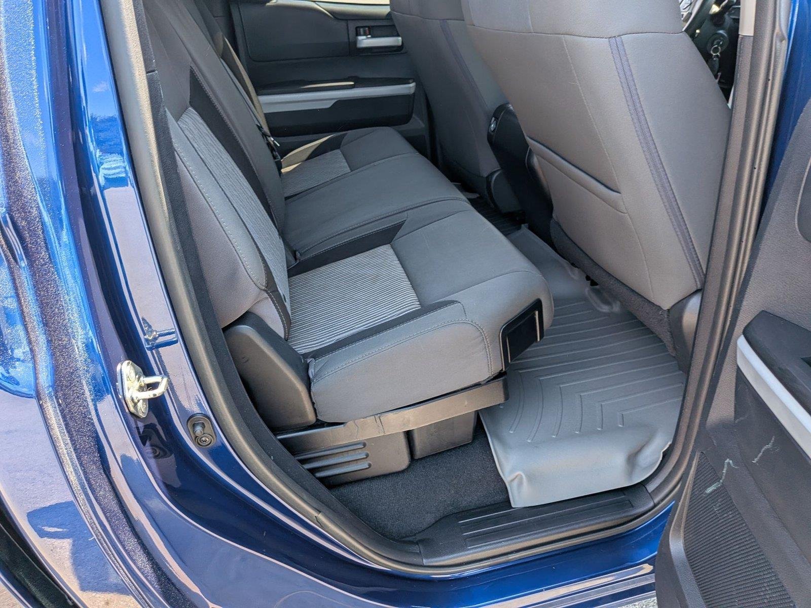 Used 2015 Blue Ribbon Metallic Toyota SR5 image 31