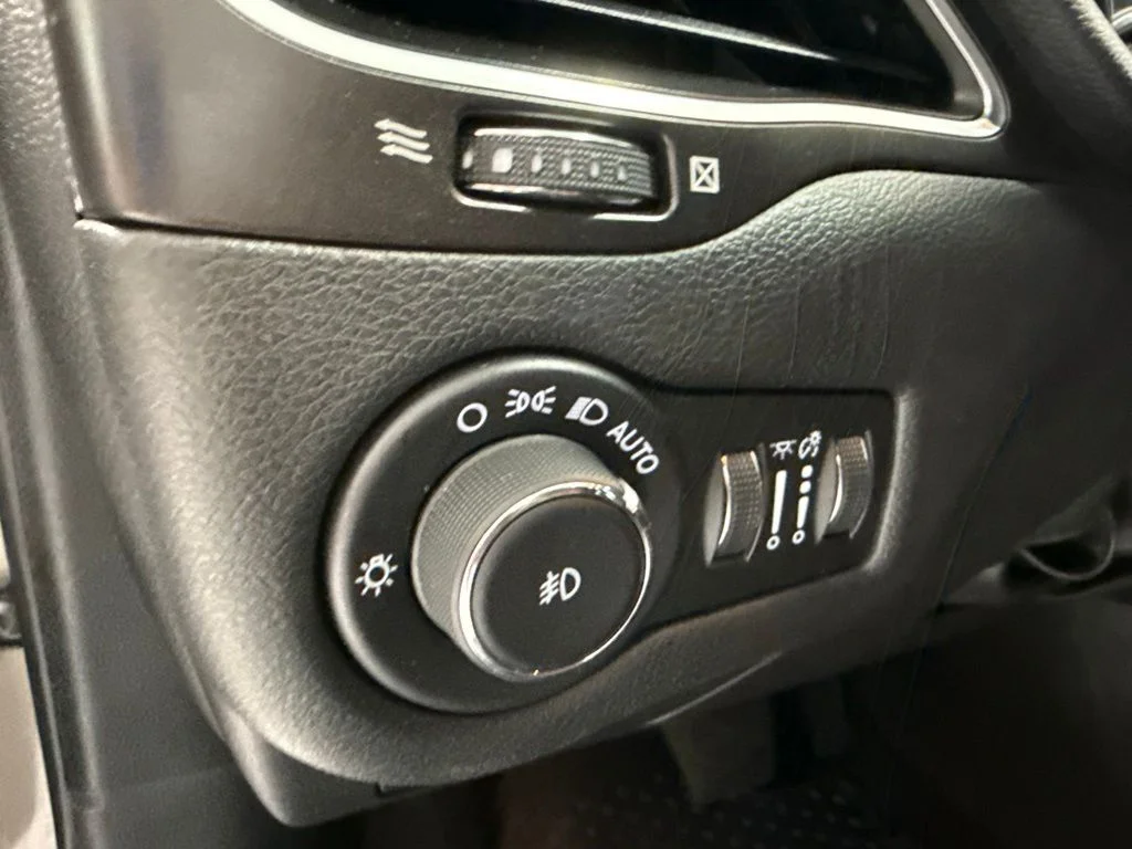 Used 2021 Beige Jeep Trailhawk image 23