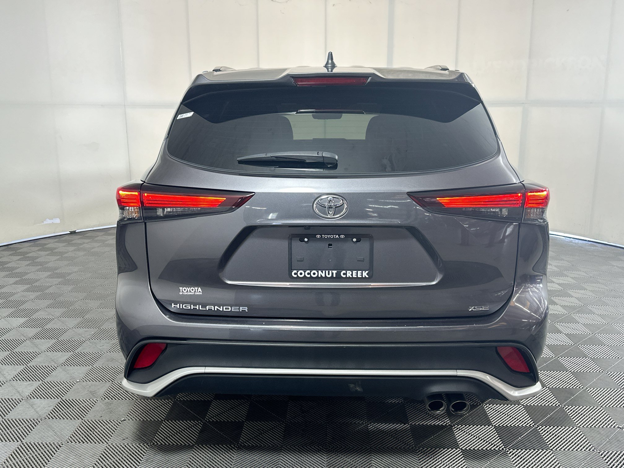 Used 2024 Magnetic Gray Metallic Toyota XSE image 4