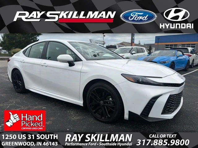 Used 2025 Ice Toyota SE image 1