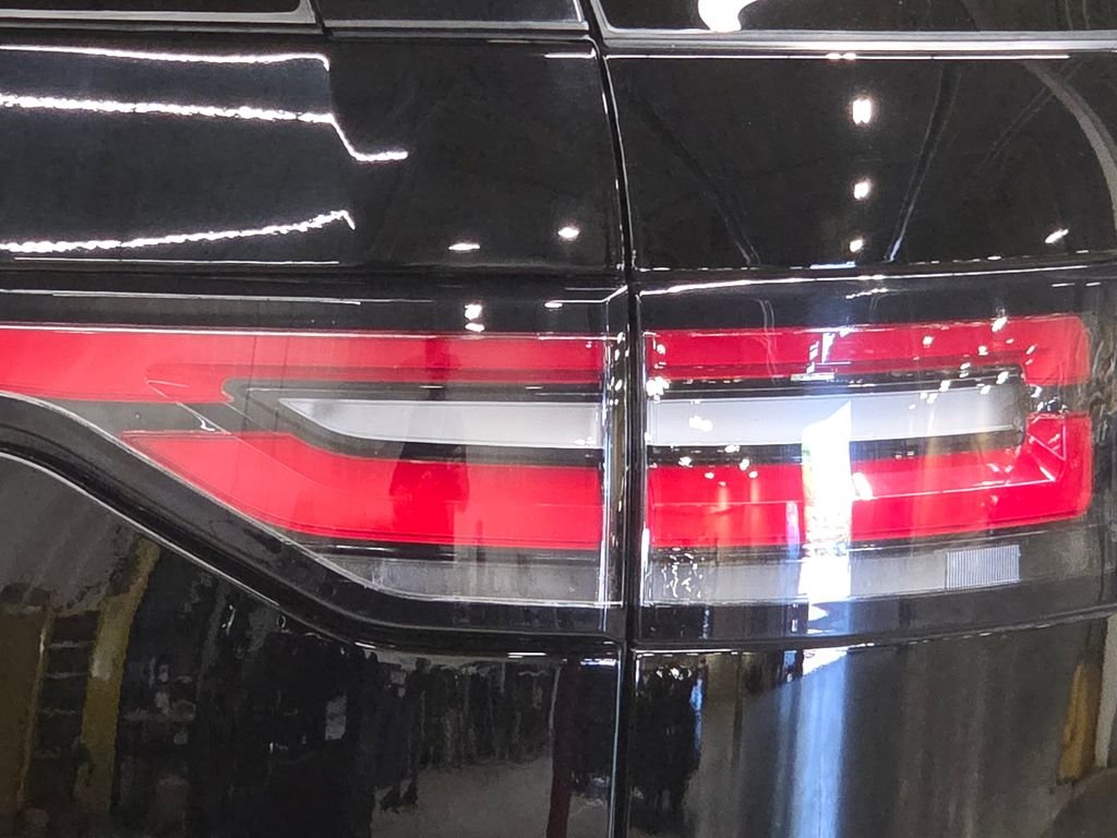 Used 2019 Black Land Rover HSE image 14
