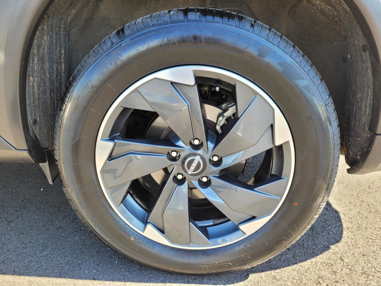 2025 Nissan Rogue SV - Photo 9