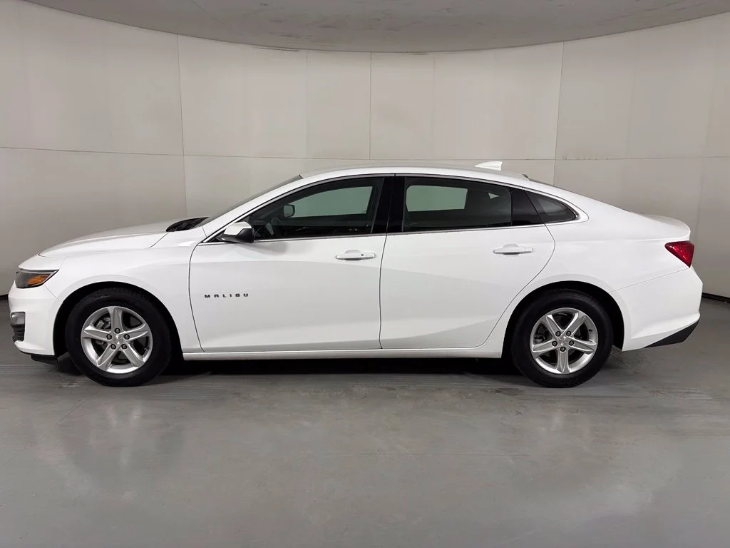 Used 2024 White Chevrolet LT image 4