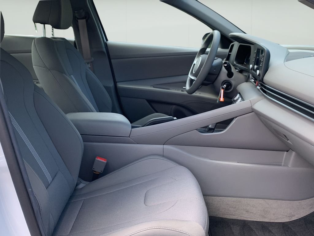 2026 Hyundai Elantra SE - Photo 36