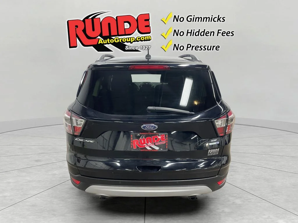 Used 2017 Shadow Black Ford SE image 3