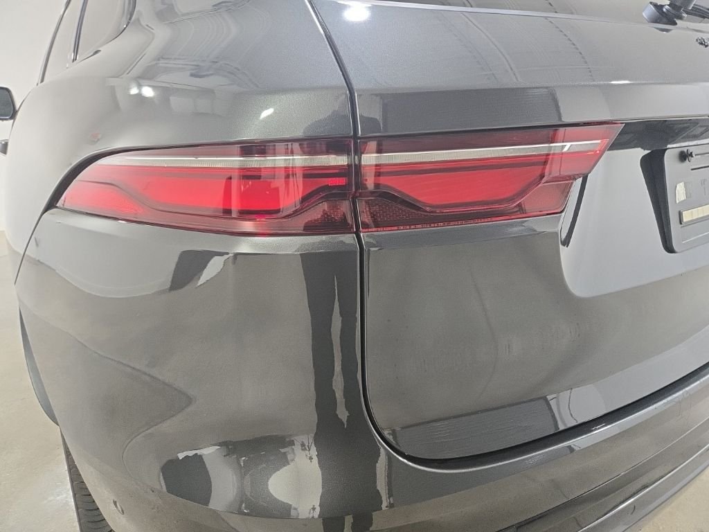 2026 Jaguar F-Pace R-Dynamic S - Photo 11