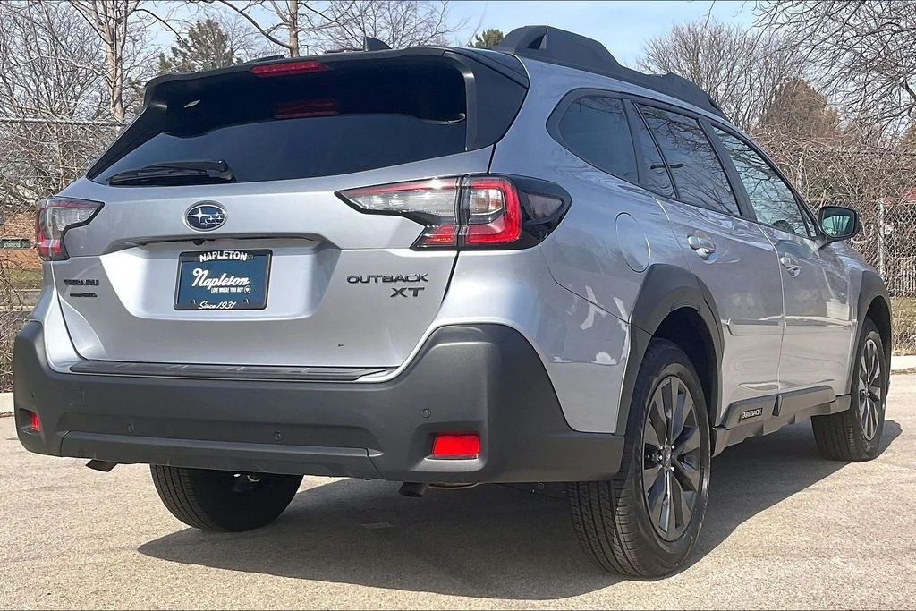 Used 2025 Silver Subaru Onyx Edition XT image 13